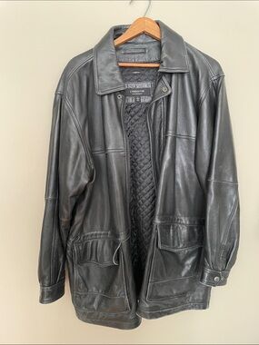 90s Vintage Claiborne Black Lambskin Leather Jacket with Quilted Lining